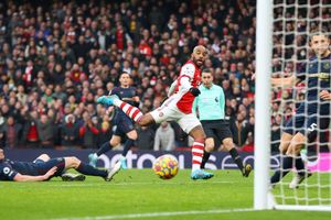 Arsenal 0-0 Burnley: Shocking Lacazette miss helps Clarets hang on at Emirates