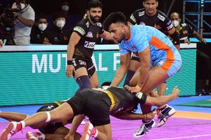 Pro Kabaddi League (PKL) 2021: Maninder Singh's Super 10 helps Bengal Warriors edge Telugu Titans by one point