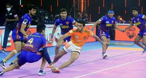PKL 2021-22: Mohit, Sombir star as Puneri Paltan make light work of Naveen-less Dabang Delhi