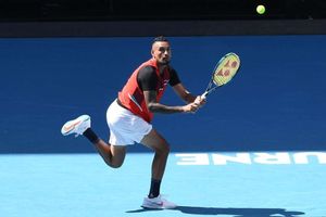 Australian Open: 'I'm not creating a circus' – Kyrgios won't clown about as he reaches first slam final