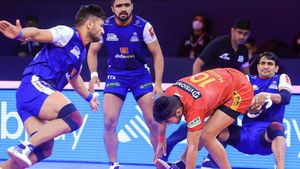 PKL 2021: Delhi Dabang beat Haryana Steelers; Yoddhas prevail over Titans; U Mumba hold Bengal Warriors