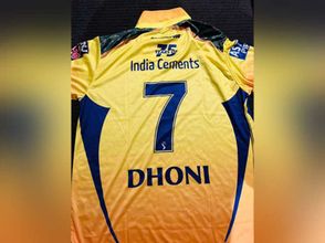 MS Dhoni gifts his Chennai Super Kings No 7 jersey to Haris Rauf; Pakistan pacer delighted