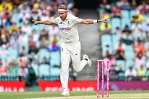 Ashes 2021-22: Warner relishes Broad battle and questions England selection panel