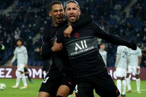 Paris Saint-Germain 4-0 Reims: Ramos opens account as PSG go 11 points clear