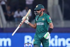 Pakistan head coach backs struggling captain Babar