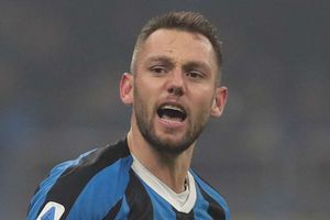 Rumour Has It: Barcelona eye move for Inter's De Vrij, PSG prepare Pogba deal