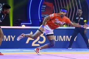 PKL: Gujarat Giants beat U Mumba to qualify for playoffs