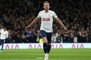 FA Cup, Tottenham 3-1 Brighton and Hove Albion: Kane hits double as Spurs ease into fifth round