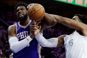 Embiid extends scoring streak in 76ers win, Pacers debutants defeated