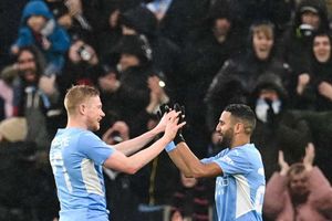 Man City 4-1 Fulham: Mahrez at the double as slick hosts crush cup visitors