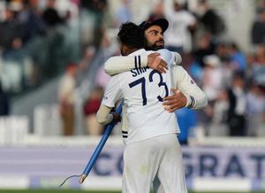 When Virat Kohli battled a bad back to visit Mohammad Siraj's house in Toli Chowki