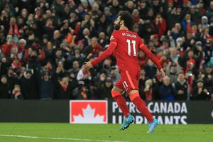 Liverpool 6-0 Leeds United: Rampant Reds close gap to City by winning game in hand