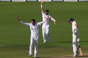 Pakistan pacer Abbas, spinner Yasir kept in reserves for Australia series