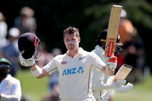 New Zealand on verge of huge victory over sorry South Africa