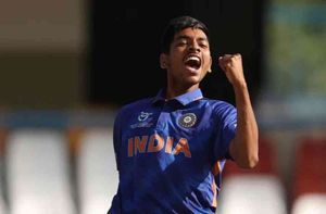 Ravi Kumar, taking left turn to success; offers India hope of long-term prospect
