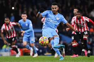 Manchester City 2-0 Brentford: Mahrez and De Bruyne punish errors