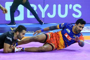 PKL: UP Yoddha beat U Mumba to clinch playoffs spot