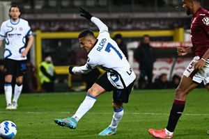 Torino 1-1 Inter: Last-gasp Sanchez snatches draw but Nerazzurri suffer new Scudetto stutter