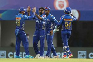 IPL 2022: Leg-spinners sound a warning on Mumbai pitch through Kuldeep Yadav, M Ashwin