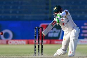 Brilliant Babar rearguard leads Pakistan fightback against Australia