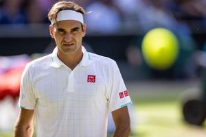 Federer aiming 'end of summer' return but almost certain to miss Wimbledon