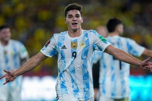 Ecuador 1-1 Argentina: Early Alvarez strike cancelled out by late drama
