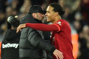 Premier League data dive: Van Dijk goes 60 not out at Anfield, James leads the way for Chelsea