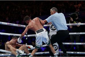 Wood and Hearn show concern for Conlan after brutal KO