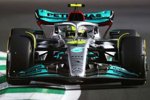 Hamilton suffers shock Q1 elimination at Saudi Arabian GP
