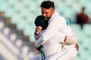 Maharaj and Harmer put Bangladesh in the mire at Kingsmead