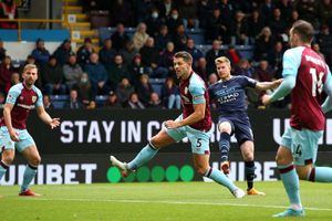 Burnley 0-2 Manchester City: Champions back on top before big Liverpool clash