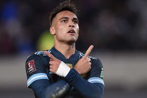 Rumour Has It: Barcelona back in frame for Lautaro Martinez