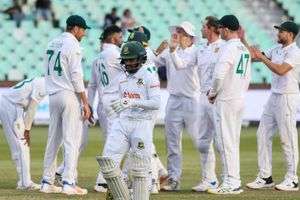 Bangladesh to lodge ICC complaint about umpires and 'deplorable' Proteas sledging