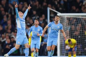 Manchester City 3-0 Brighton and Hove Albion: Clinical champions return to the summit