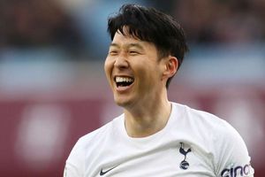 Aston Villa 0-4 Tottenham: Super Son treble fires Spurs closer to Champions League