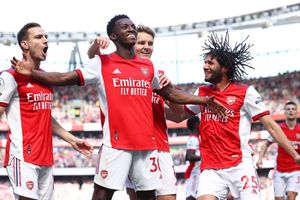 Arsenal 2-1 Leeds United: Early Nketiah double puts 10-man Whites in relegation zone