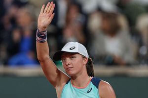 French Open: Dominant Swiatek cruises into second round