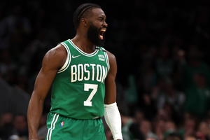 Brown finds range as Celtics square up series against Bucks, Morant leads Grizzlies win