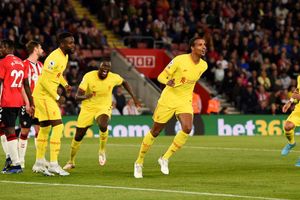 Southampton 1-2 Liverpool: Reds take Premier League title bid to last day