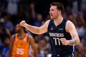 NBA: Mavs and 76ers tie up respective playoff series