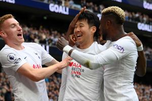 Tottenham 3-1 Leicester City: Son scores twice to pile pressure on Arsenal