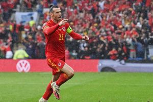 Wales 1-0 Ukraine: Red Dragons end 64-year wait for World Cup qualification