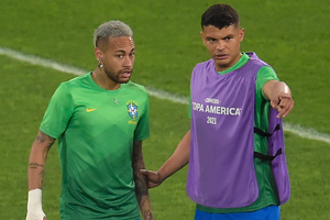 Thiago Silva urges 'super friend' Neymar to join him at Chelsea amid PSG exit talk