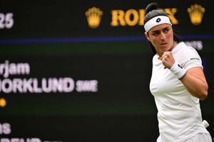 Wimbledon 2022: Jabeur targets number one ranking after cruising into second round