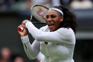 Wimbledon: Serena Williams stunned by Tan in three-set marathon