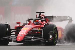 Leclerc looking to snatch victory from team-mate Sainz and is 'pretty sure' team orders will be called