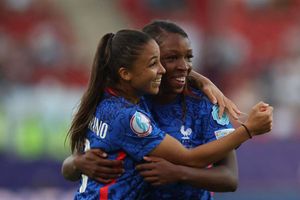 Women's Euro 2022: Geyoro hat-trick leads France demolition of Italy, Belgium draw with Iceland