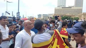 Sri Lanka Crisis: Cricket legends Jayasuriya, Sangakkara, Jayawardene support protestors