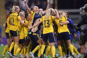 Women's Euros: Late Sembrant winner sends Sweden through to England semi-final showdown
