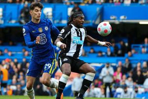 Are Chelsea and Manchester United under threat in Newcastle's top-six bid?